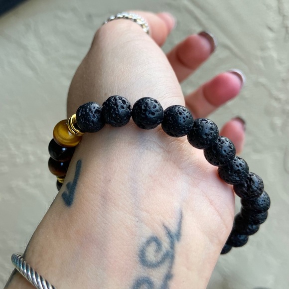 Black lava rock & tiger eye panther bead bracelet - Picture 6 of 12